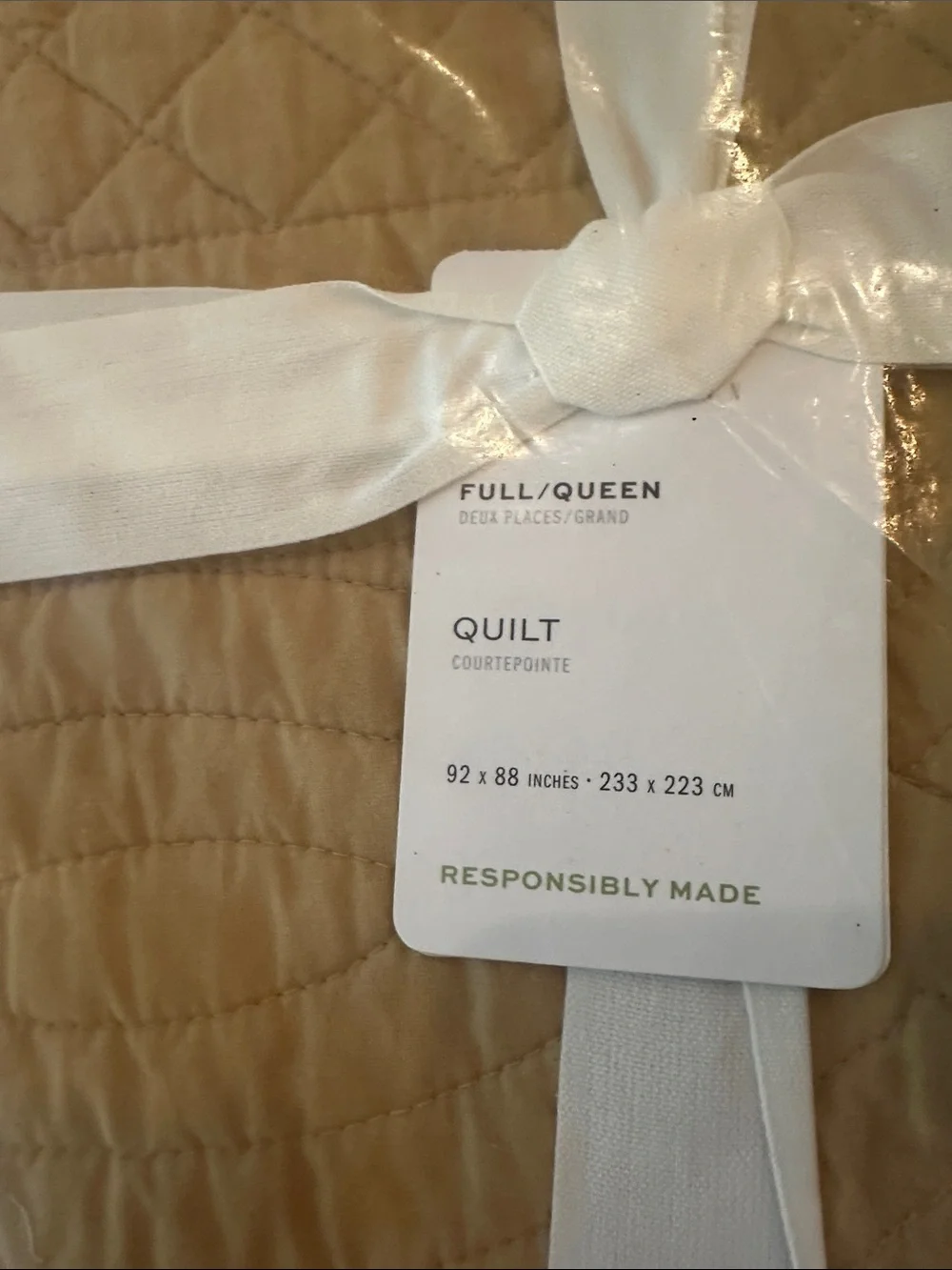 Pottery Barn Heirloom Scalloped Quilted Bedspread Set with shams in Harvest Gold
